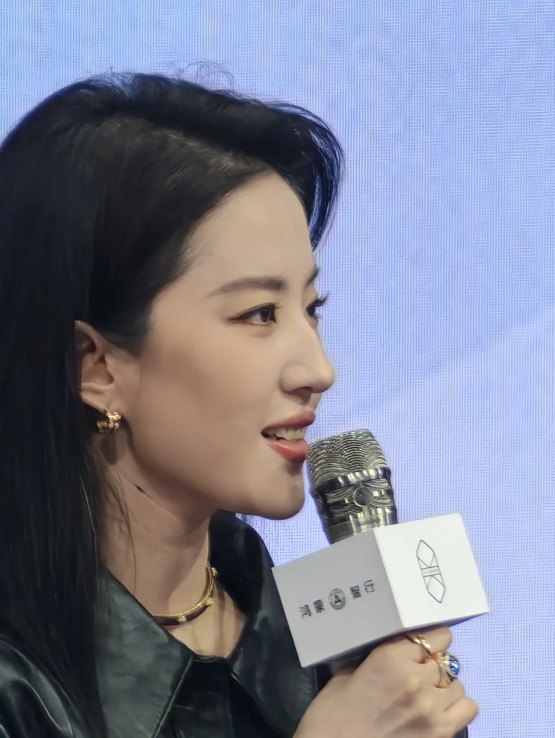 华为发布会拍摄的神仙姐姐