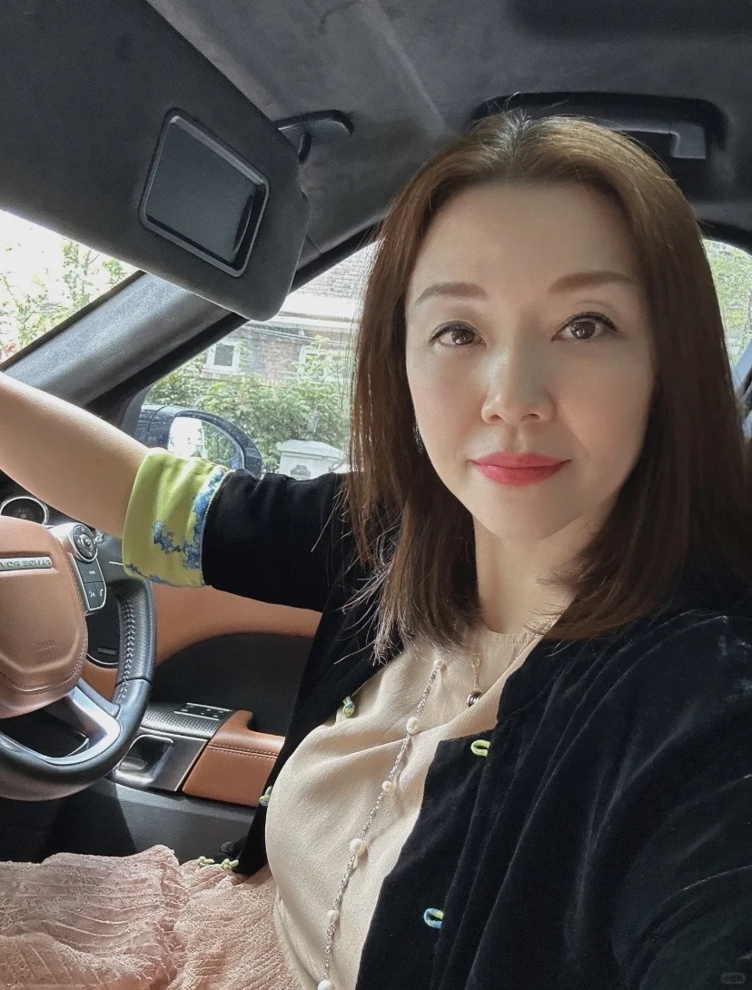 我的51岁风韵犹存的老妈 今日状态?