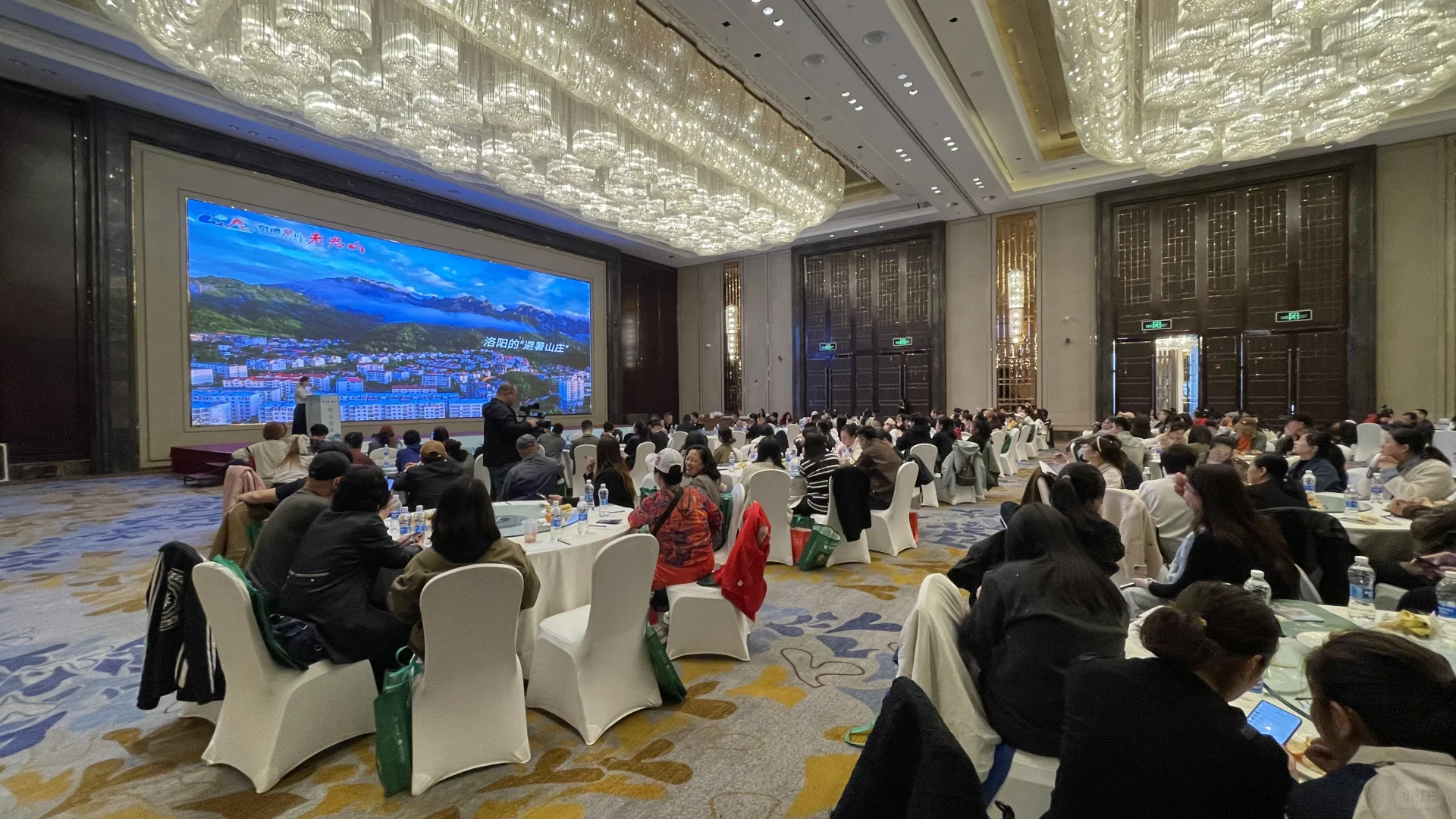 “恁咋才来呢” 河南挺好玩