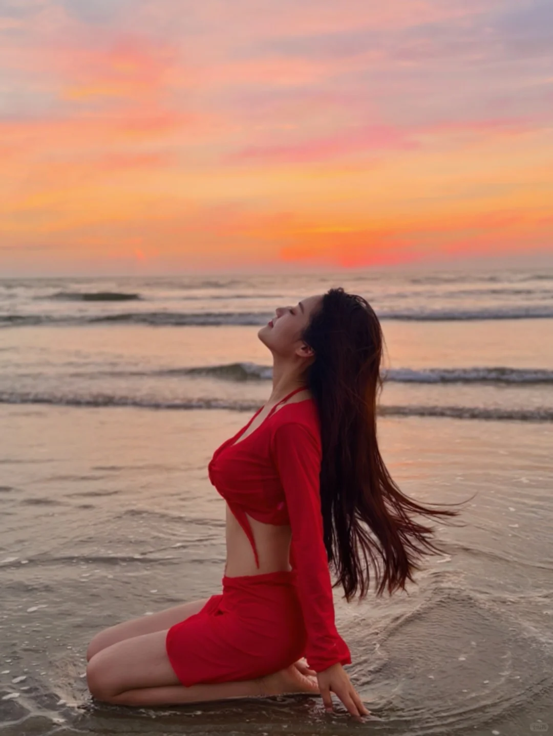 落日海滩泳衣法则｜被追着问爆的氛围感公式