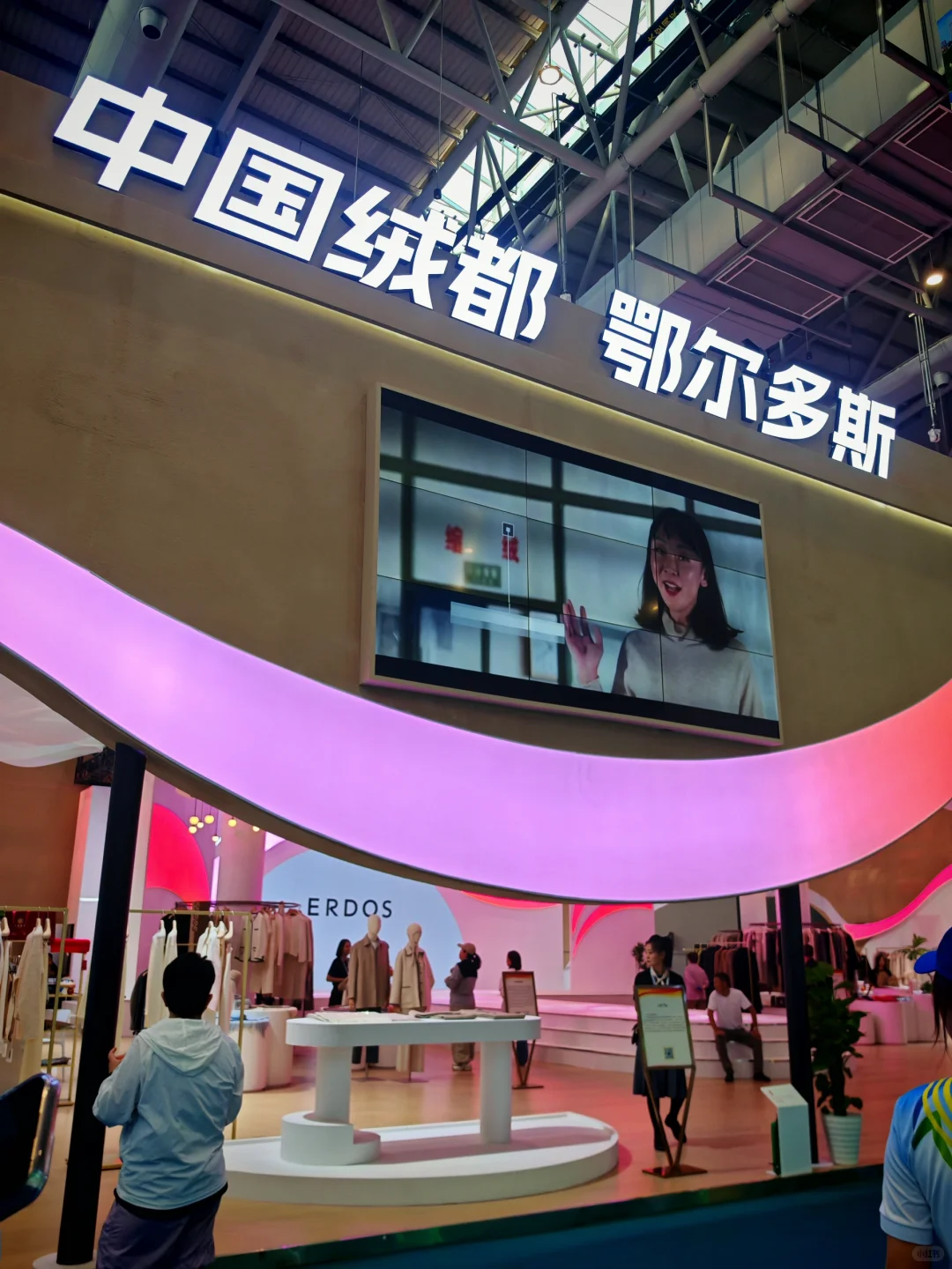 不同国家 风格迥异的展区 好好逛！