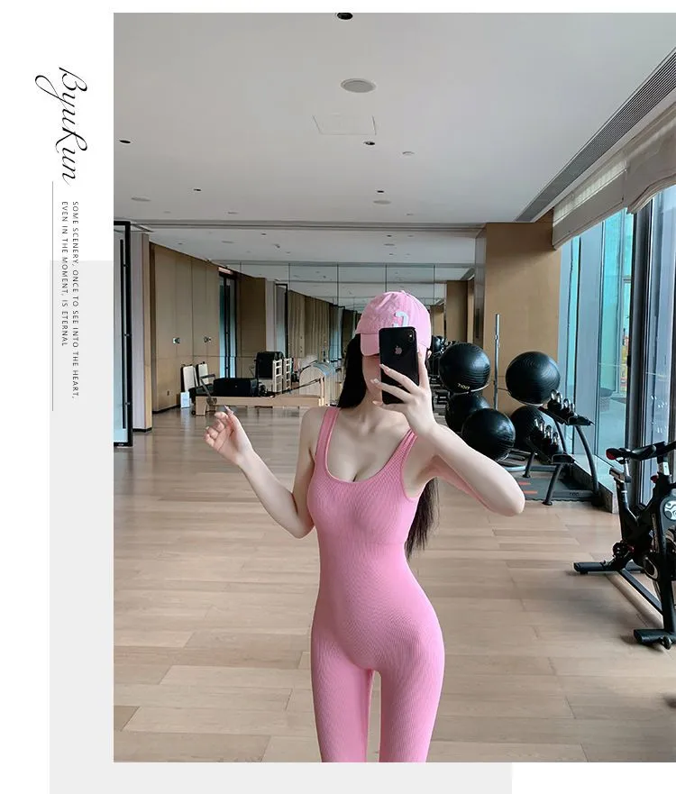 练完谁还会穿瑜伽服？？