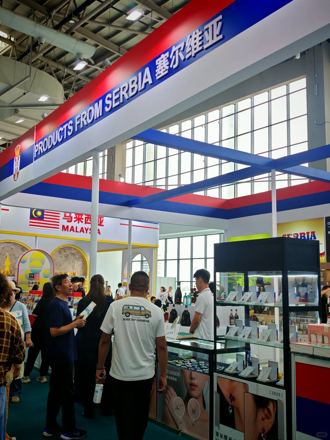 不同国家 风格迥异的展区 好好逛！