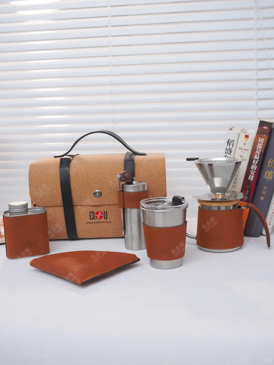 美的新能源海外展会礼，把松弛感装进软木?