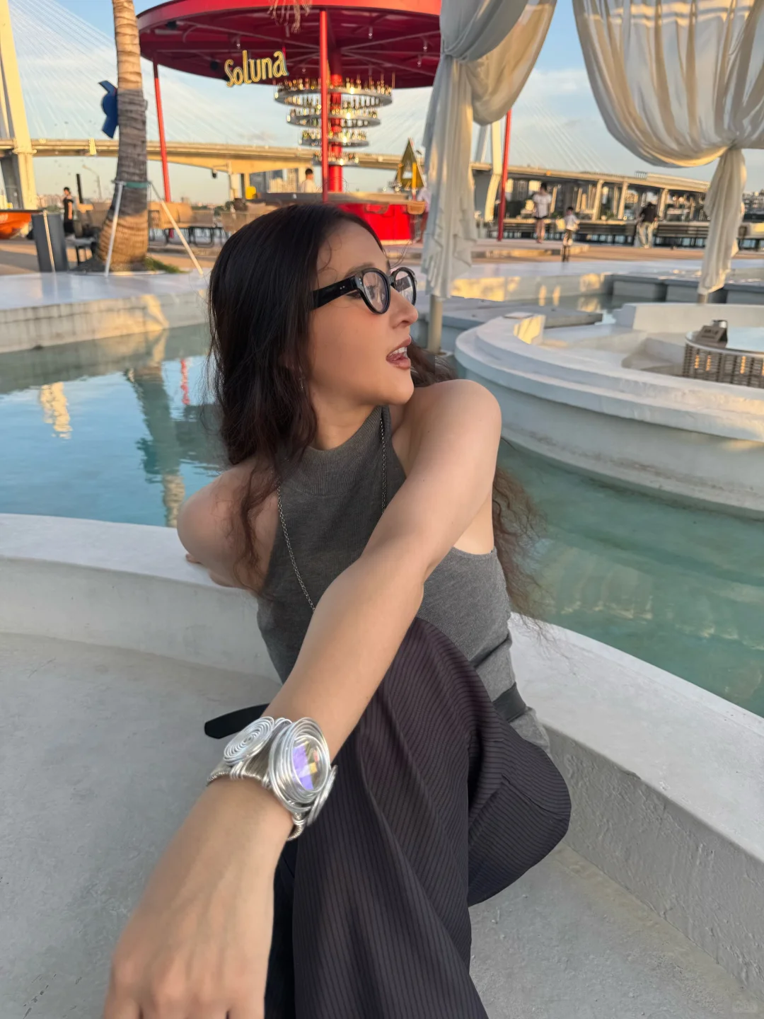 自由 自主 自信 谁管你