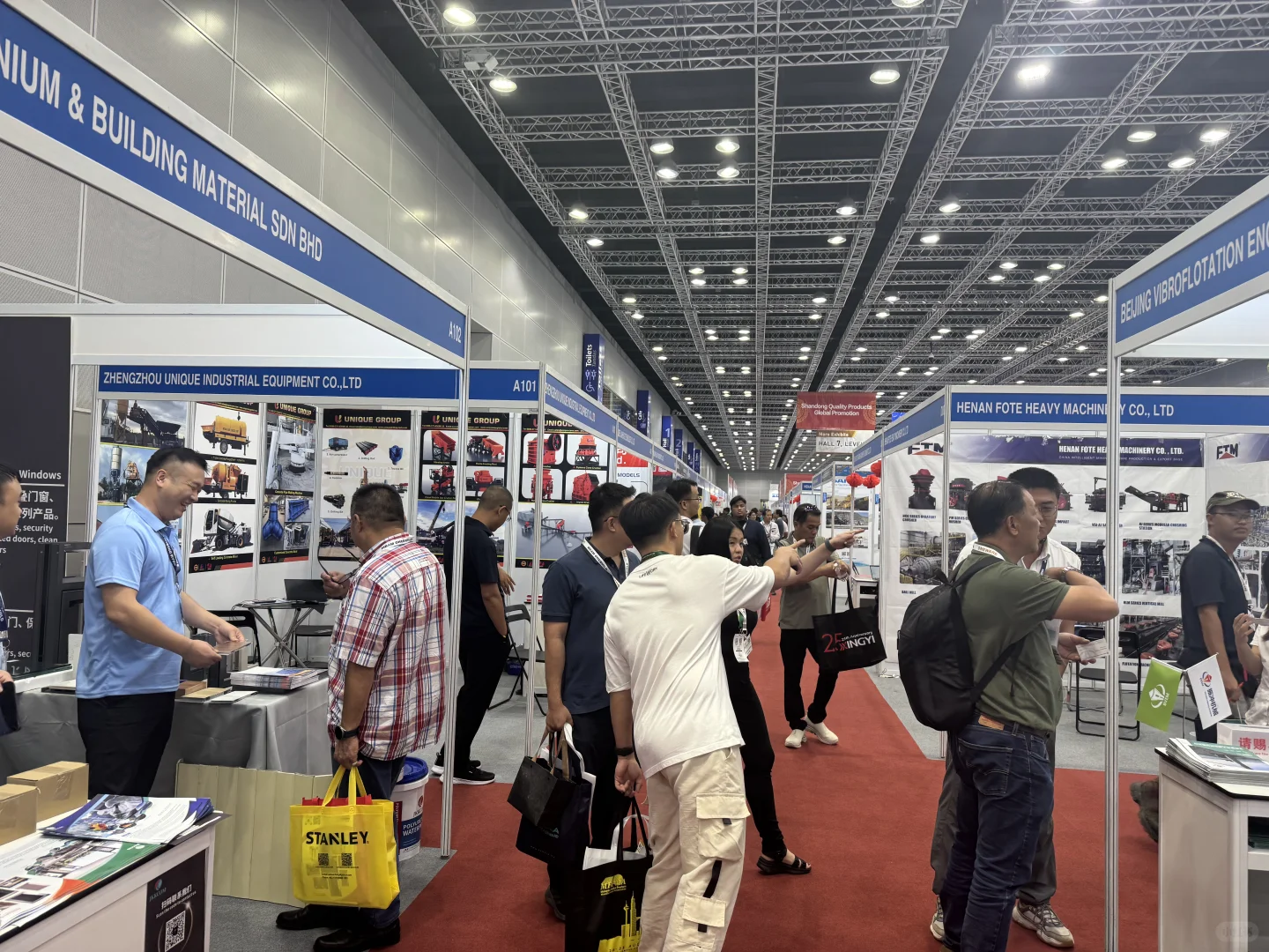 吉隆坡建材展Day1：和团队一起解锁行业新貌