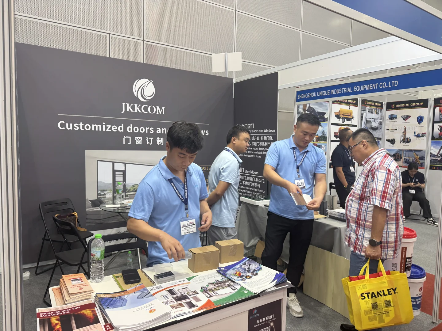 吉隆坡建材展Day1：和团队一起解锁行业新貌