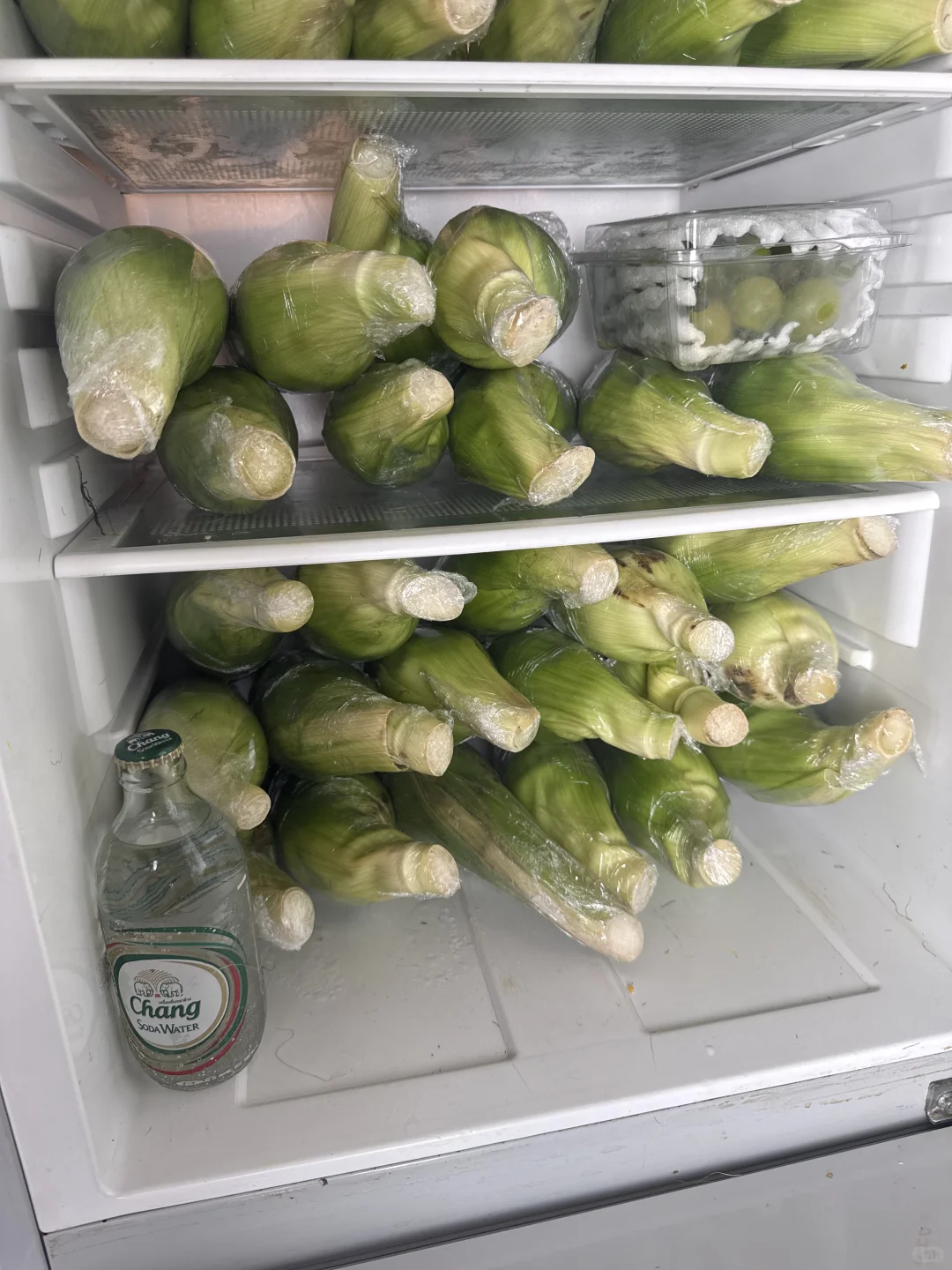 社区团购卖7块一根水果玉米，我7.9发您一箱