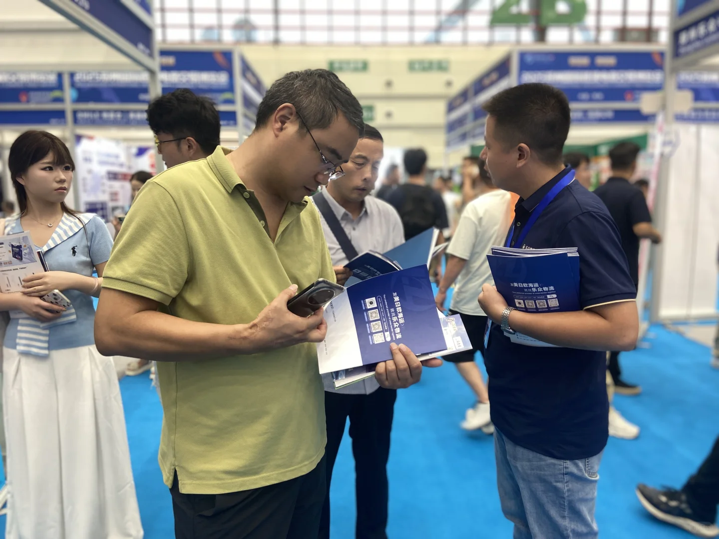 郑州跨交会现场！快来领取精美礼品吧！！