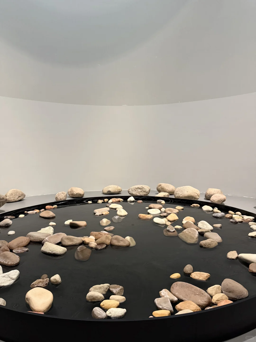 36w孕晚期带崽看展穿搭?重美术馆太好拍了