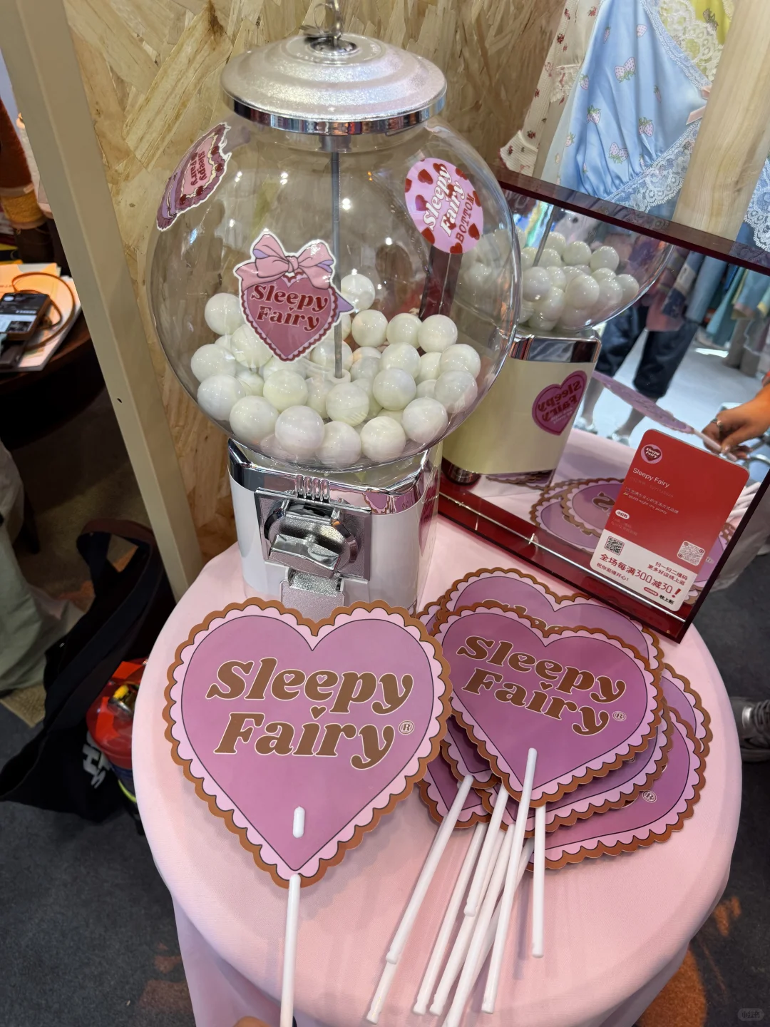 预计…明天有10w人来小红书集市！！！！