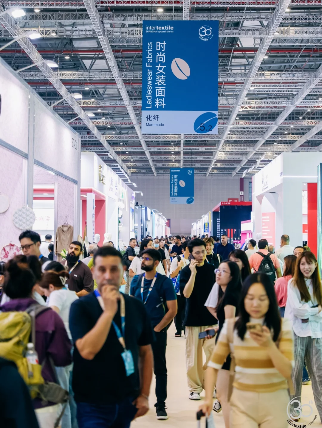 缝纫姐妹们别错过 秋冬面料流行趋势全掌握