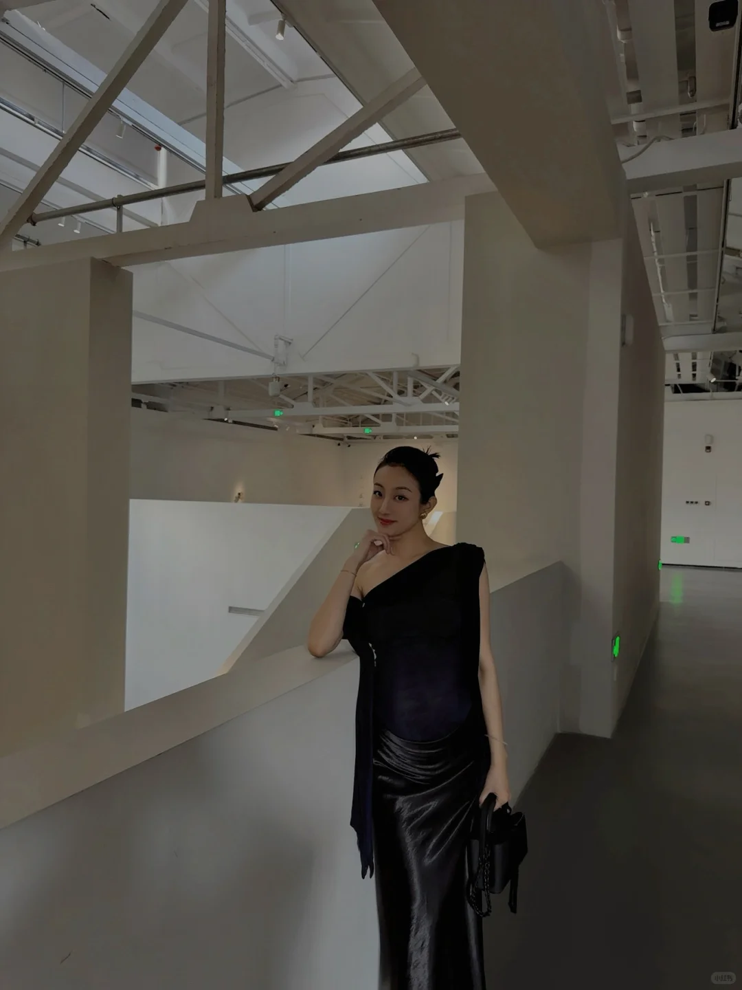 36w孕晚期带崽看展穿搭?重美术馆太好拍了