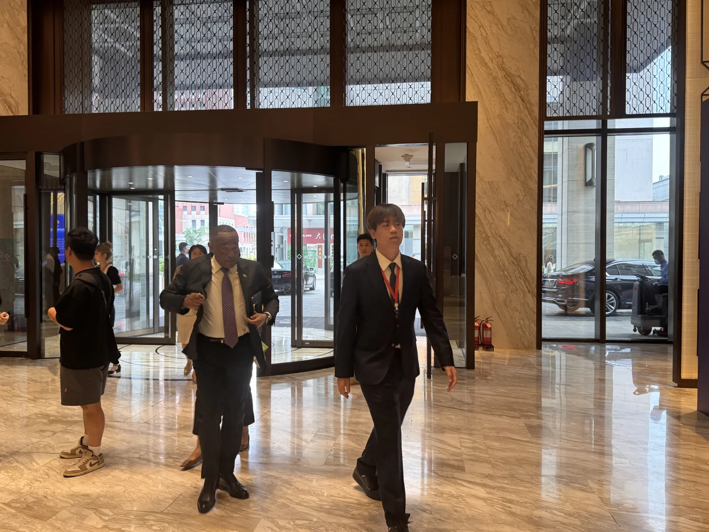 外事专员实习生 实战能力闪耀中拉投资推介