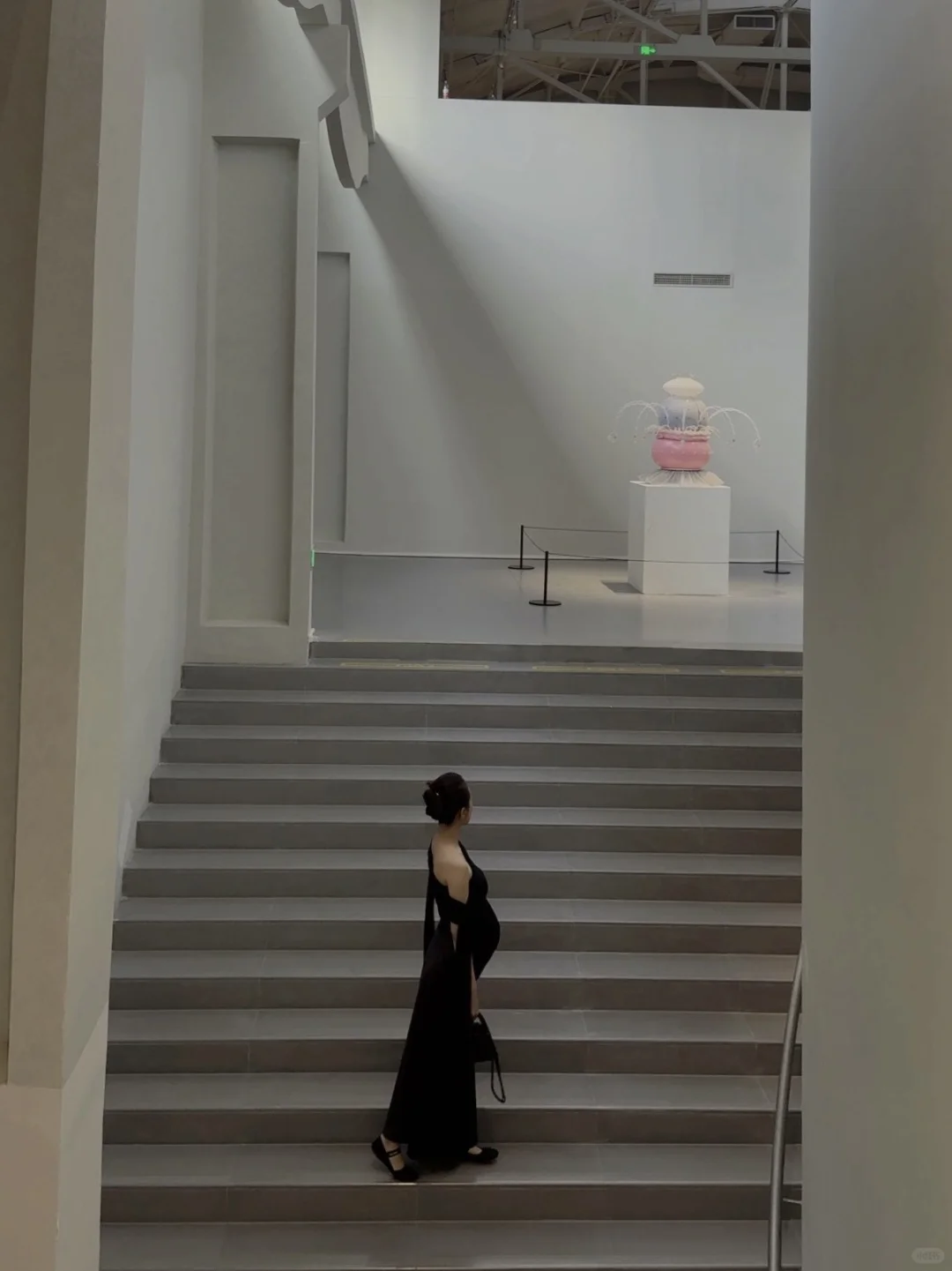 36w孕晚期带崽看展穿搭?重美术馆太好拍了