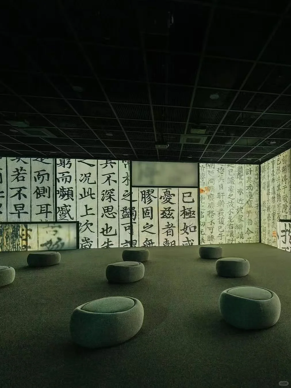 策展随记丨展览的物与空间