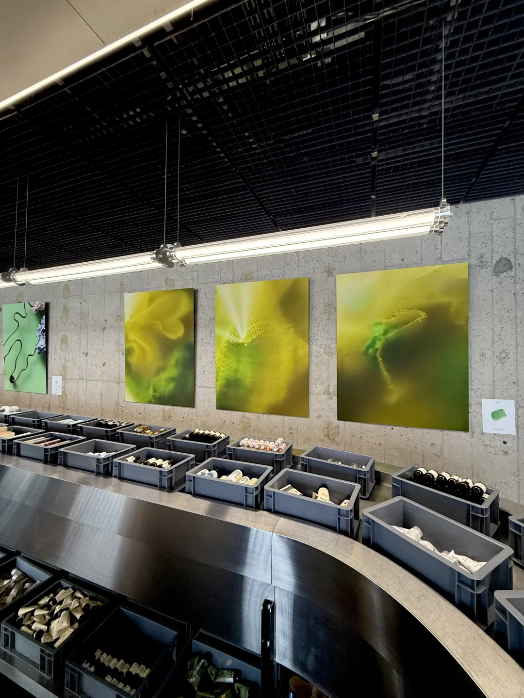 北京三里屯。。。果然牛?的展都免费！！！