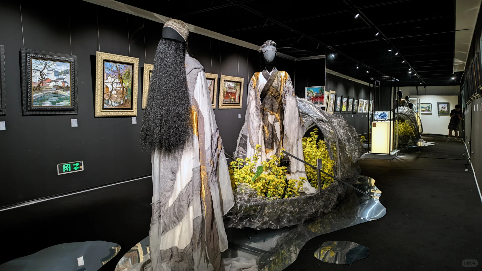 在老舍剧场看舞美灯光设计展