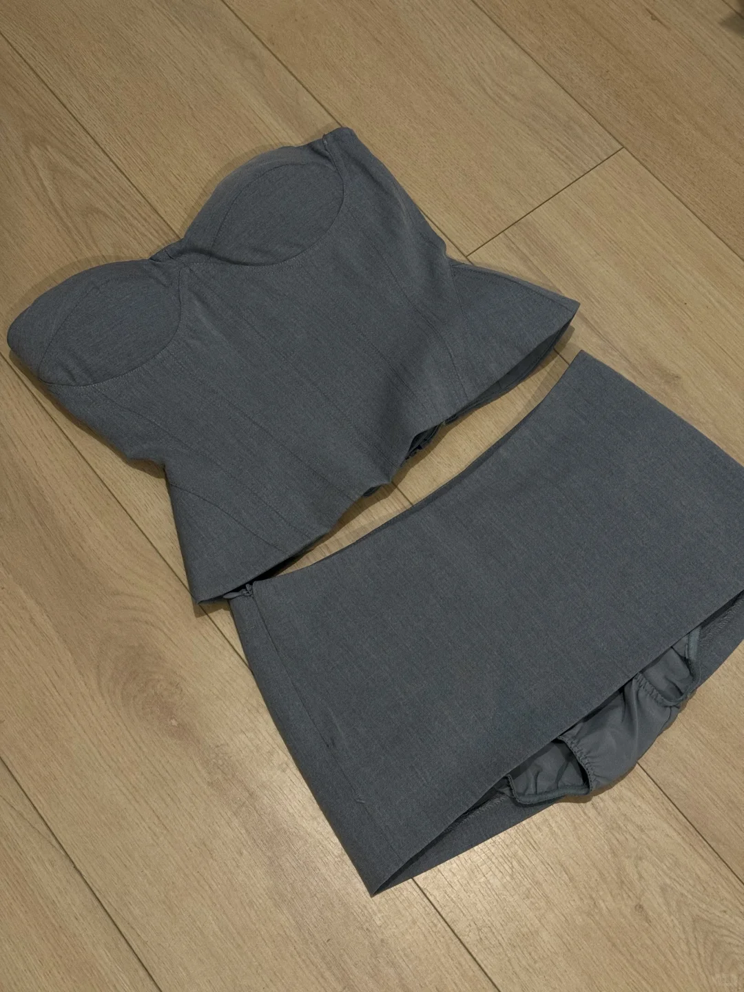 左滑穿上辣妹百搭短裙套装