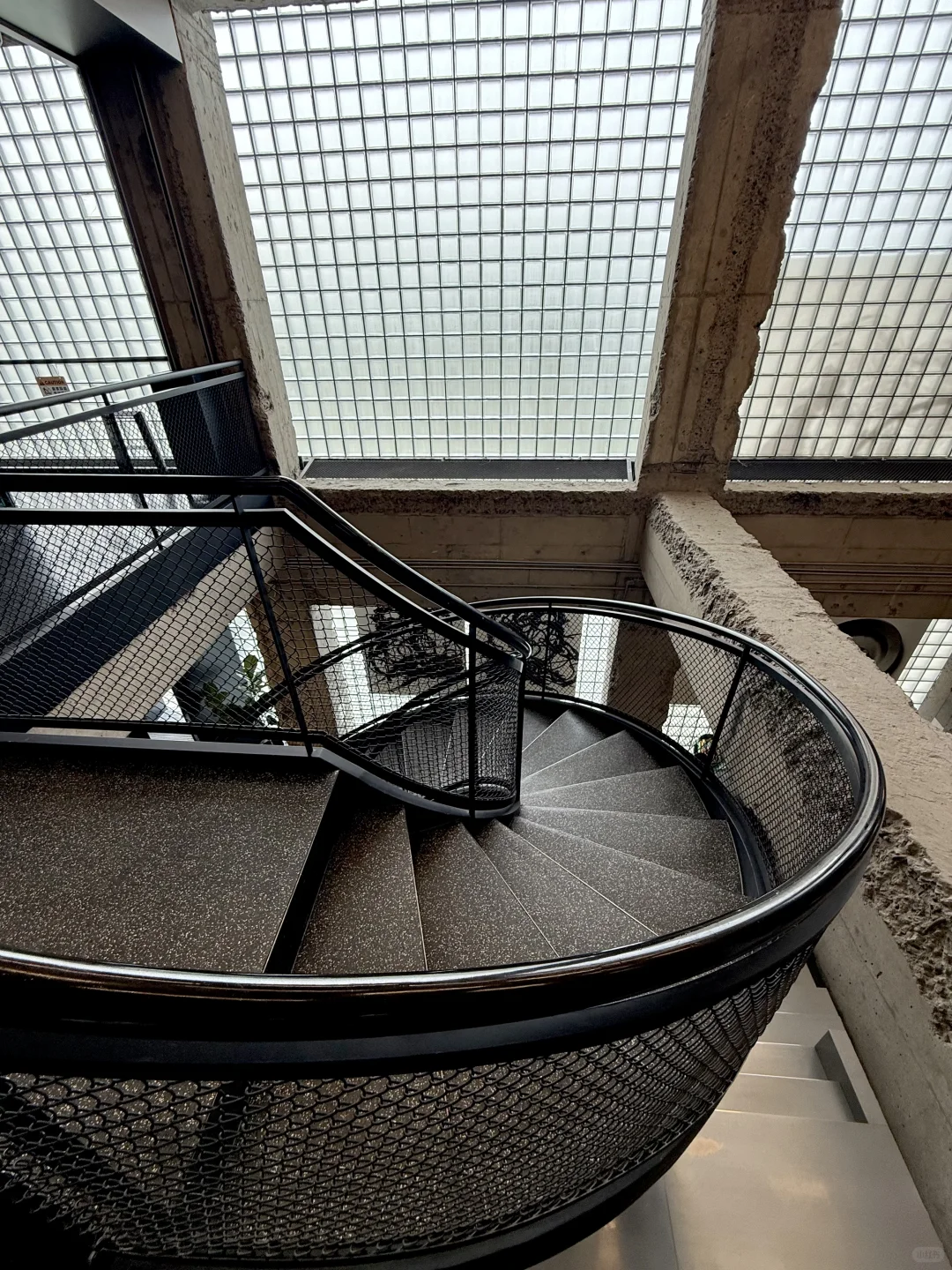 北京三里屯。。。果然牛?的展都免费！！！