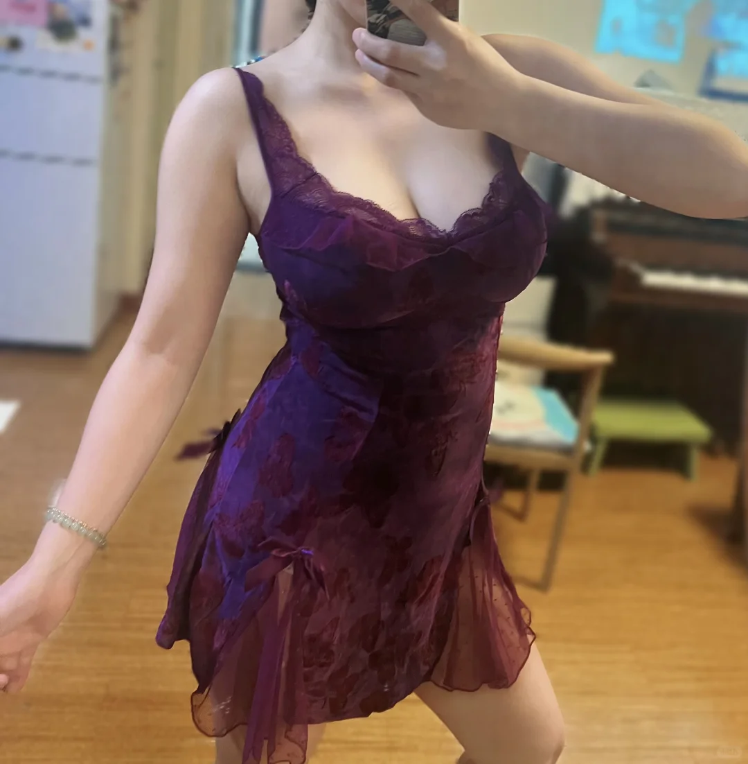 姐妹们，这件睡衣绝美啊