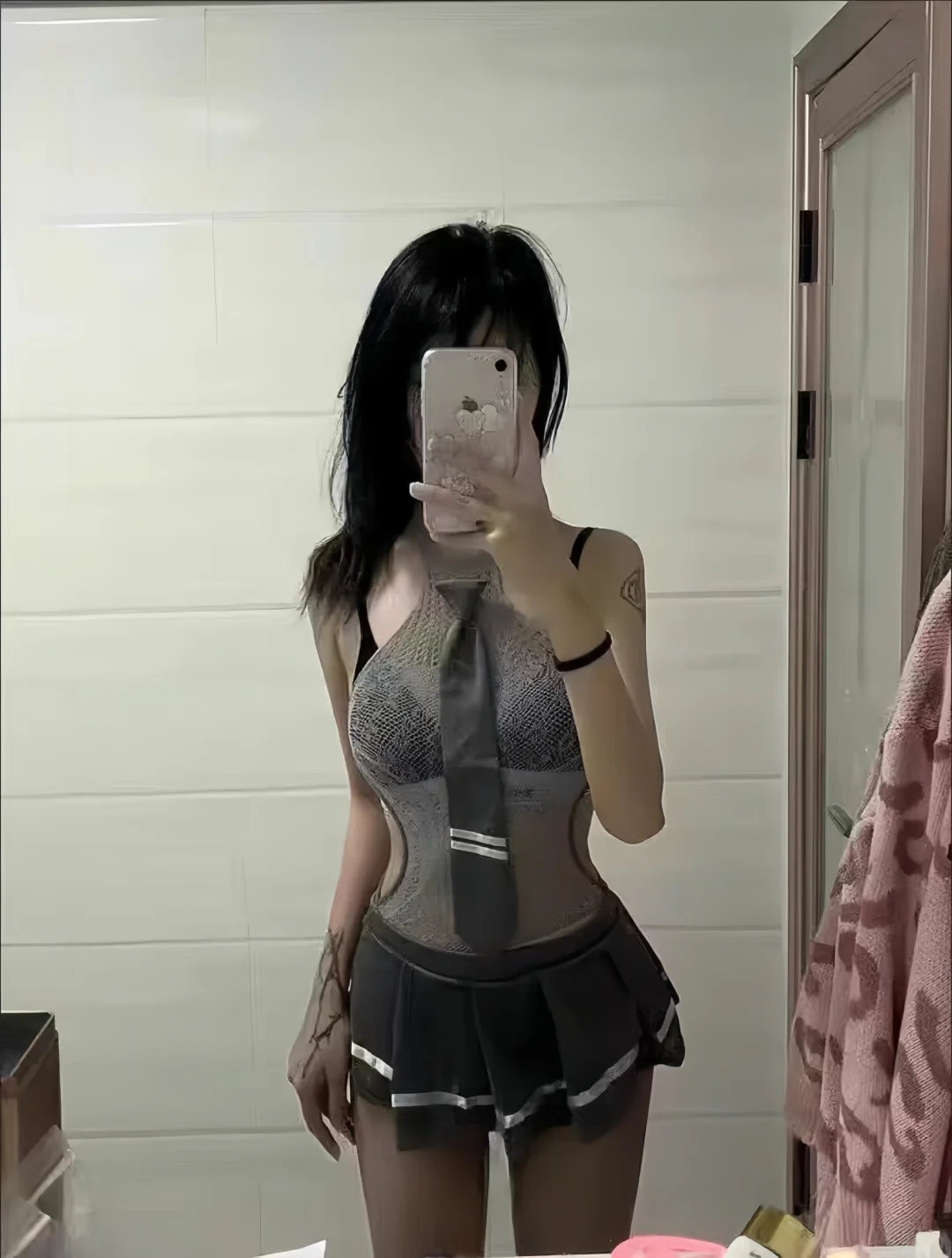 左滑上身！这套制服太适合约会啦❗️