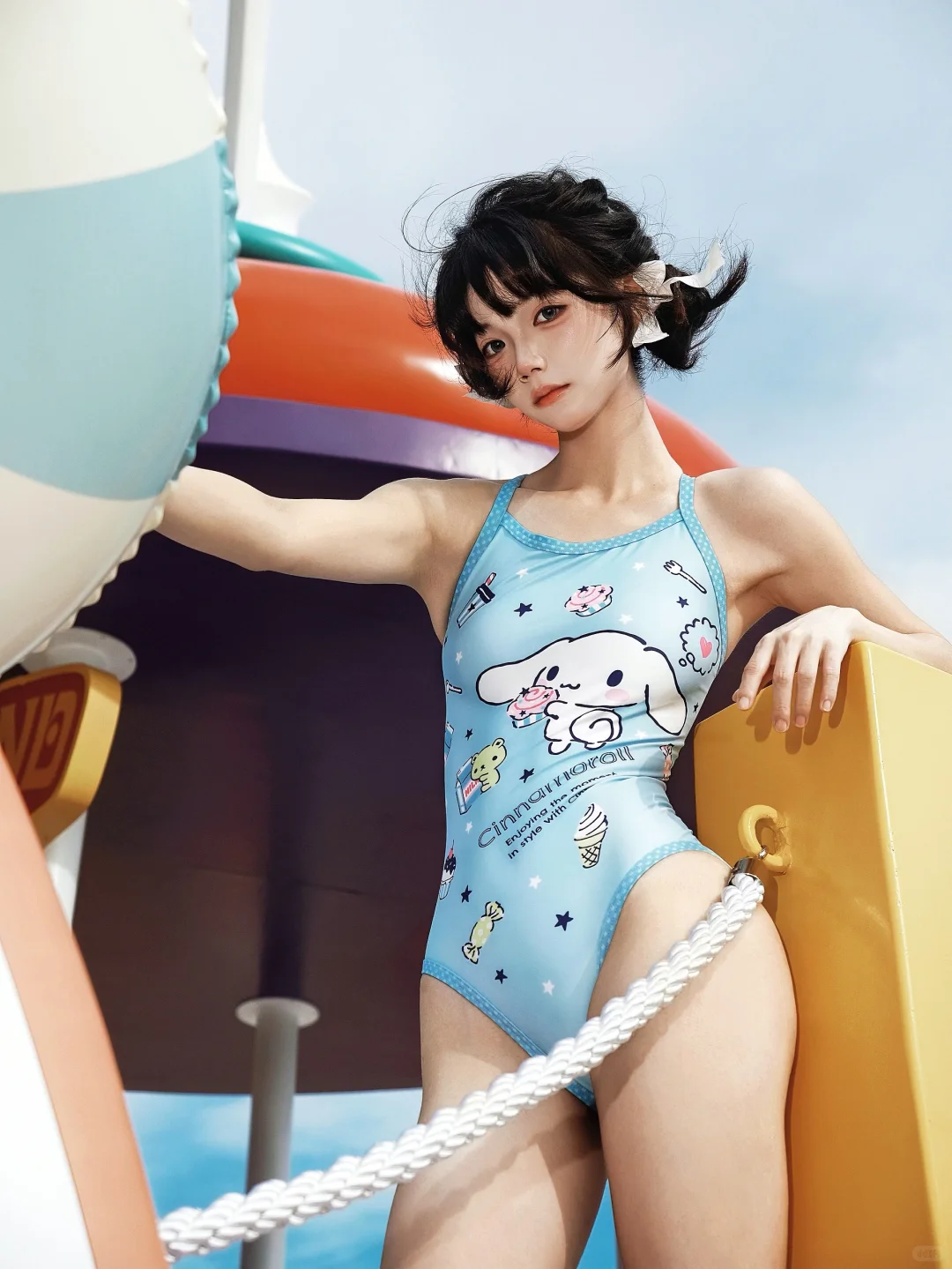 滩上的人在等日落，而我在等一句忘了说的话