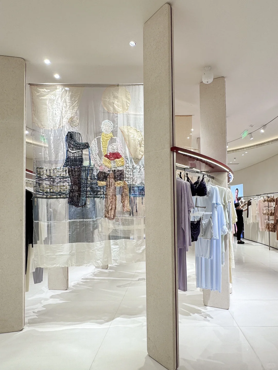 成都看展 • 沉浸一场色彩与生机的艺术体验