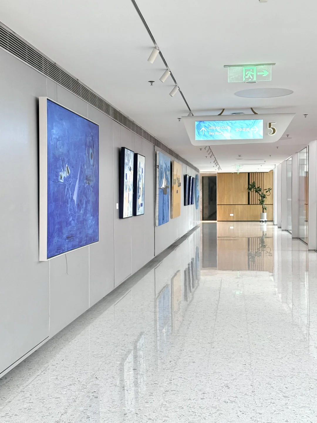 青岛免费新展！绝！当代女艺术家作品的质感！