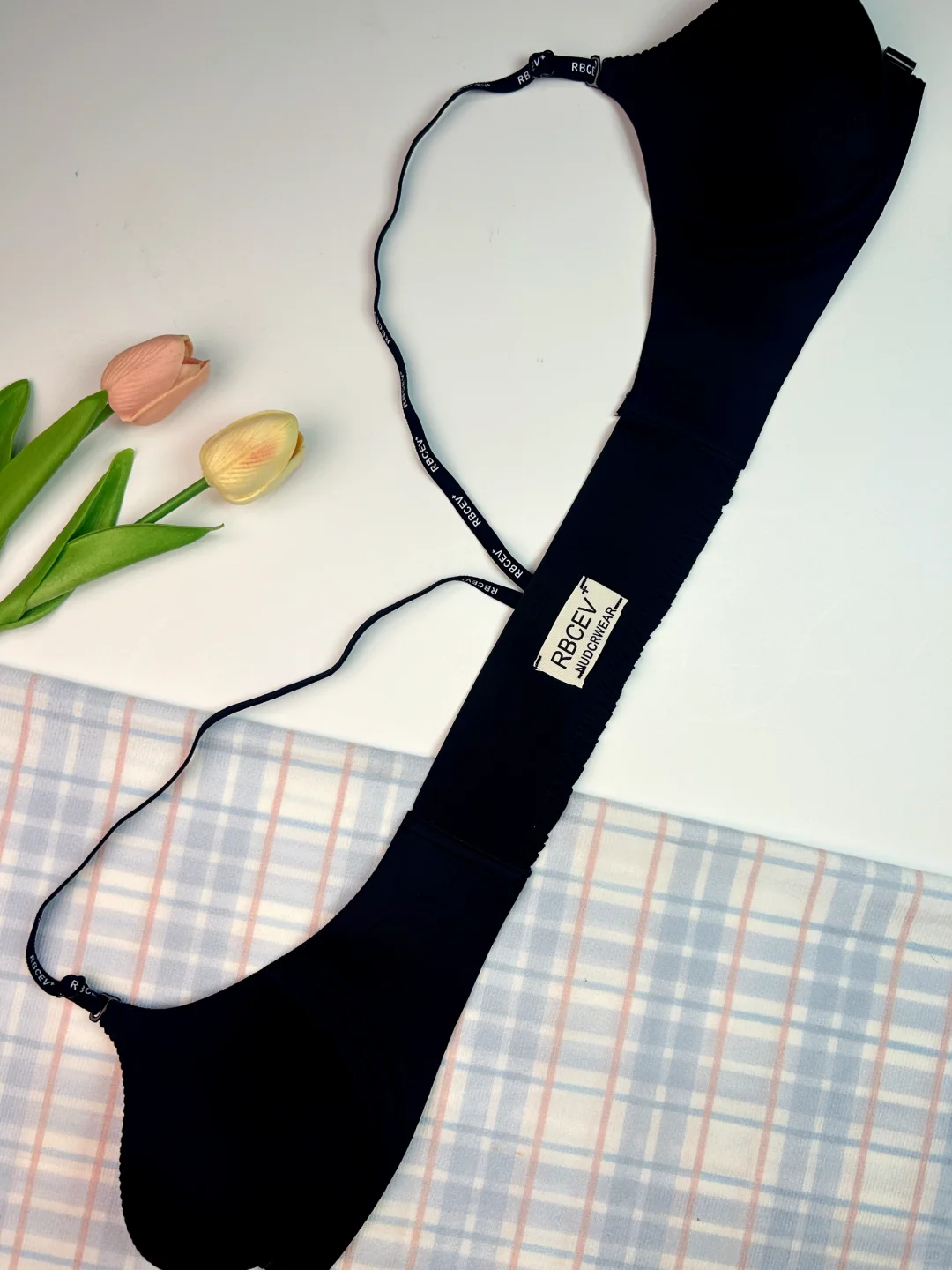 夏天离不开一件美背！甚至细肩带➕前扣！