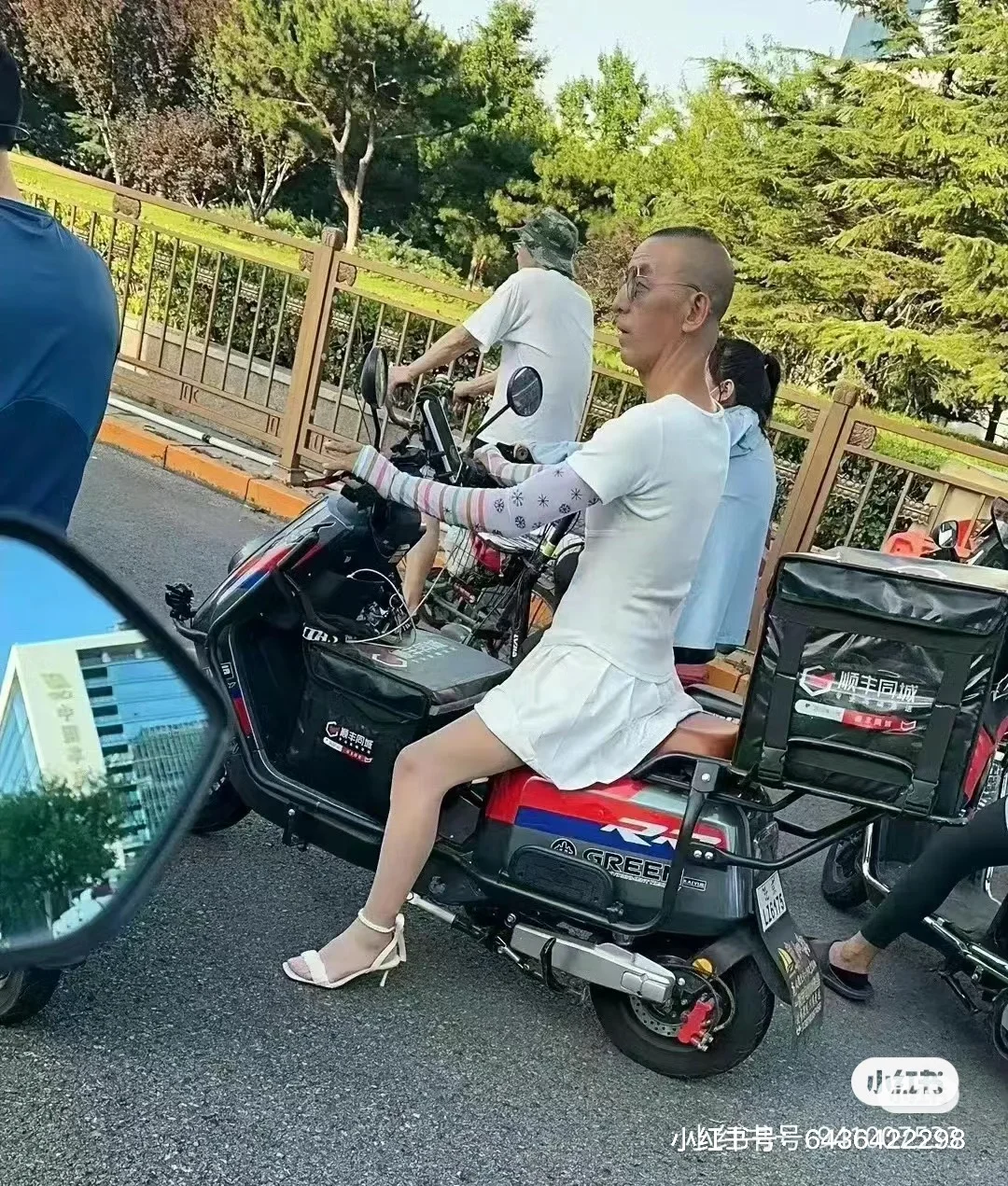 大爷：穿衣自由