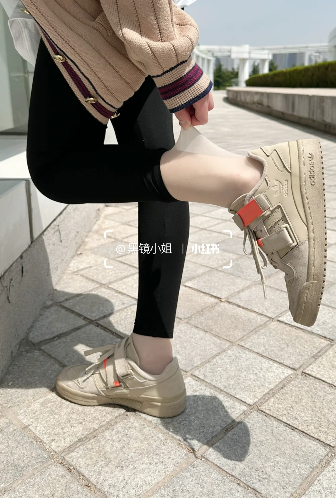 银色美甲配瑜伽裤绝了