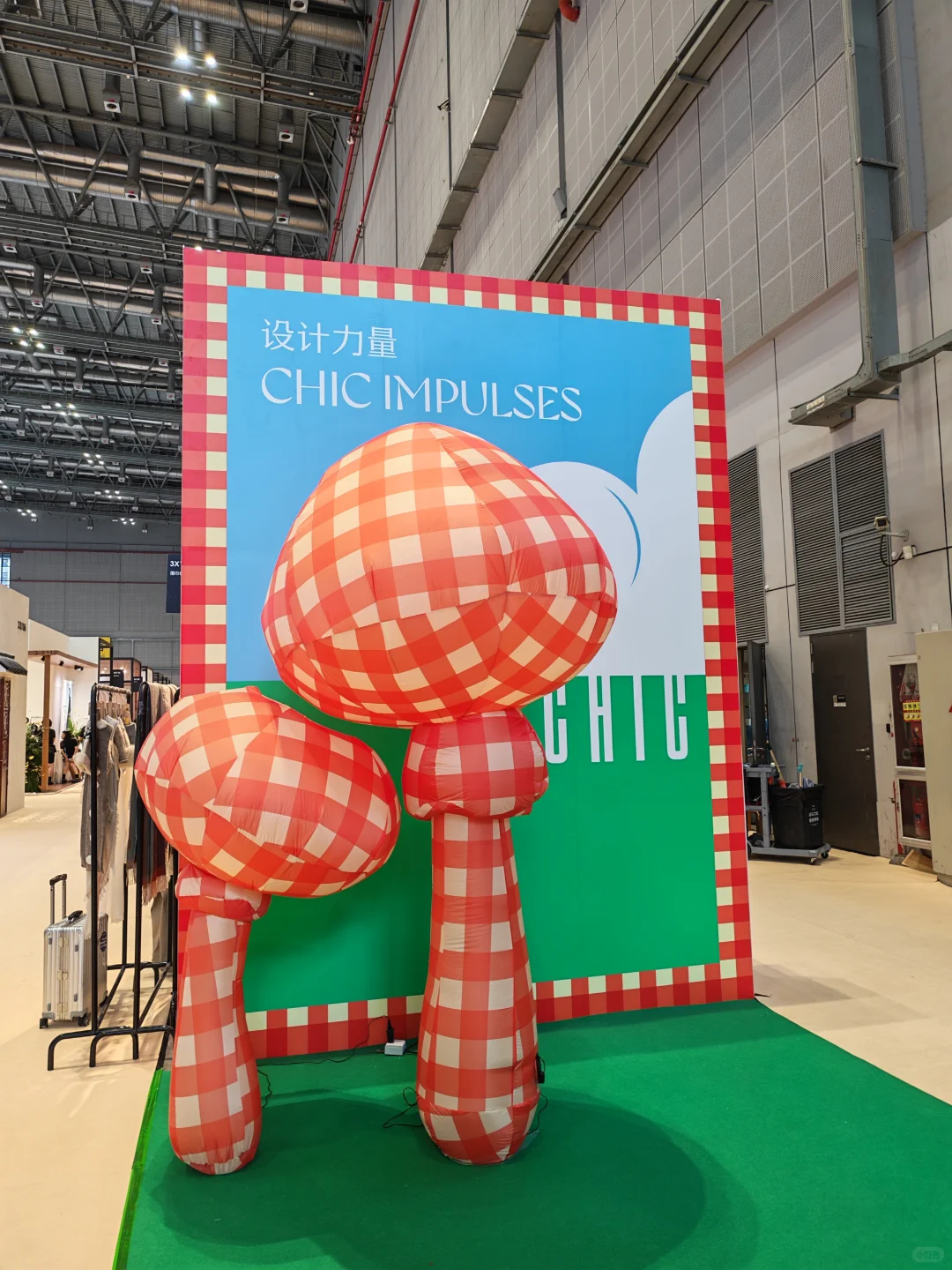 感受上海面料服装展的陈列美学