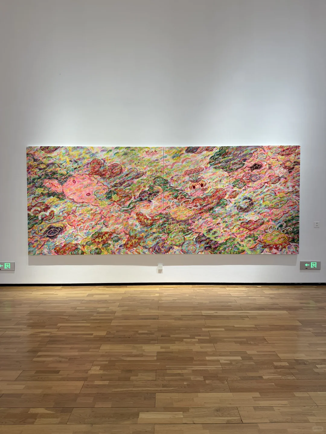 不是上海！！在重庆！！六角彩子新展来了。。。