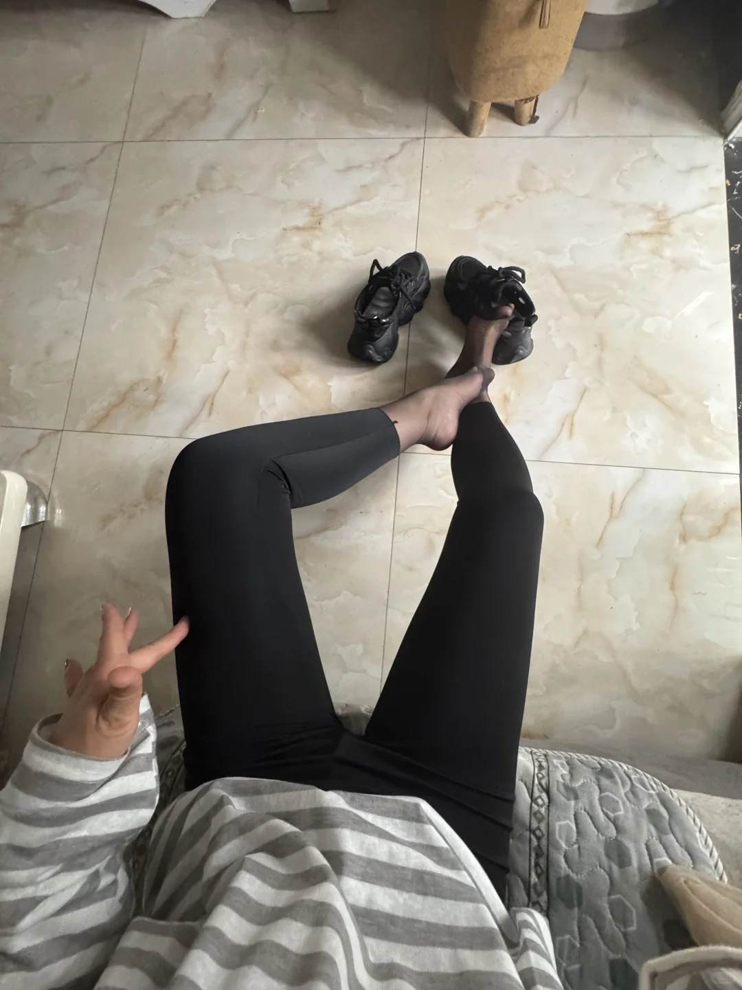 今天的运动是换穿瑜伽裤啦?