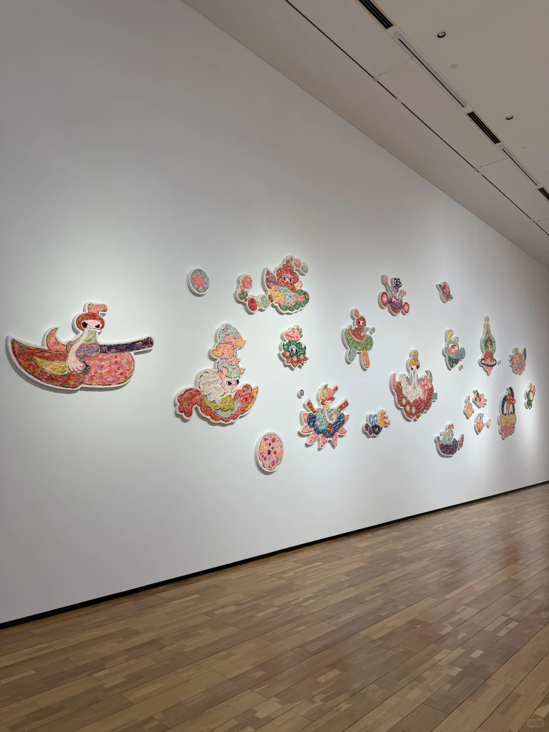 不是上海！！在重庆！！六角彩子新展来了。。。