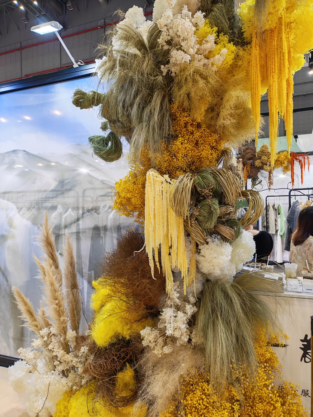 感受上海面料服装展的陈列美学