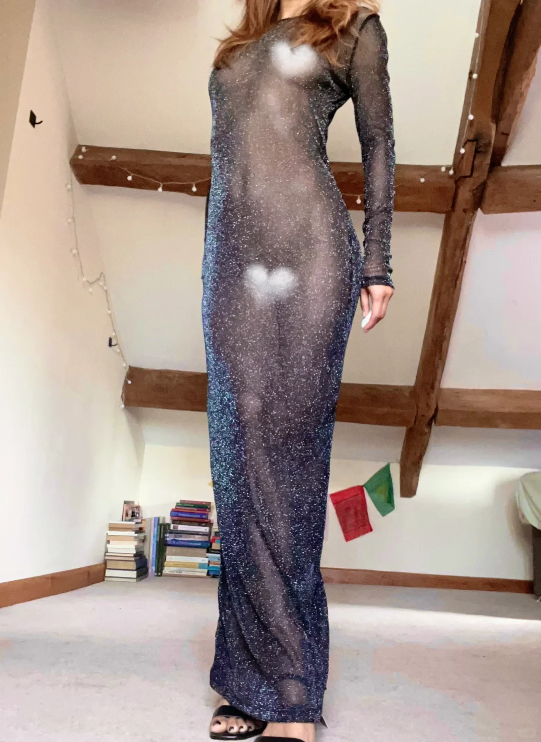 两条简单的透视连衣裙