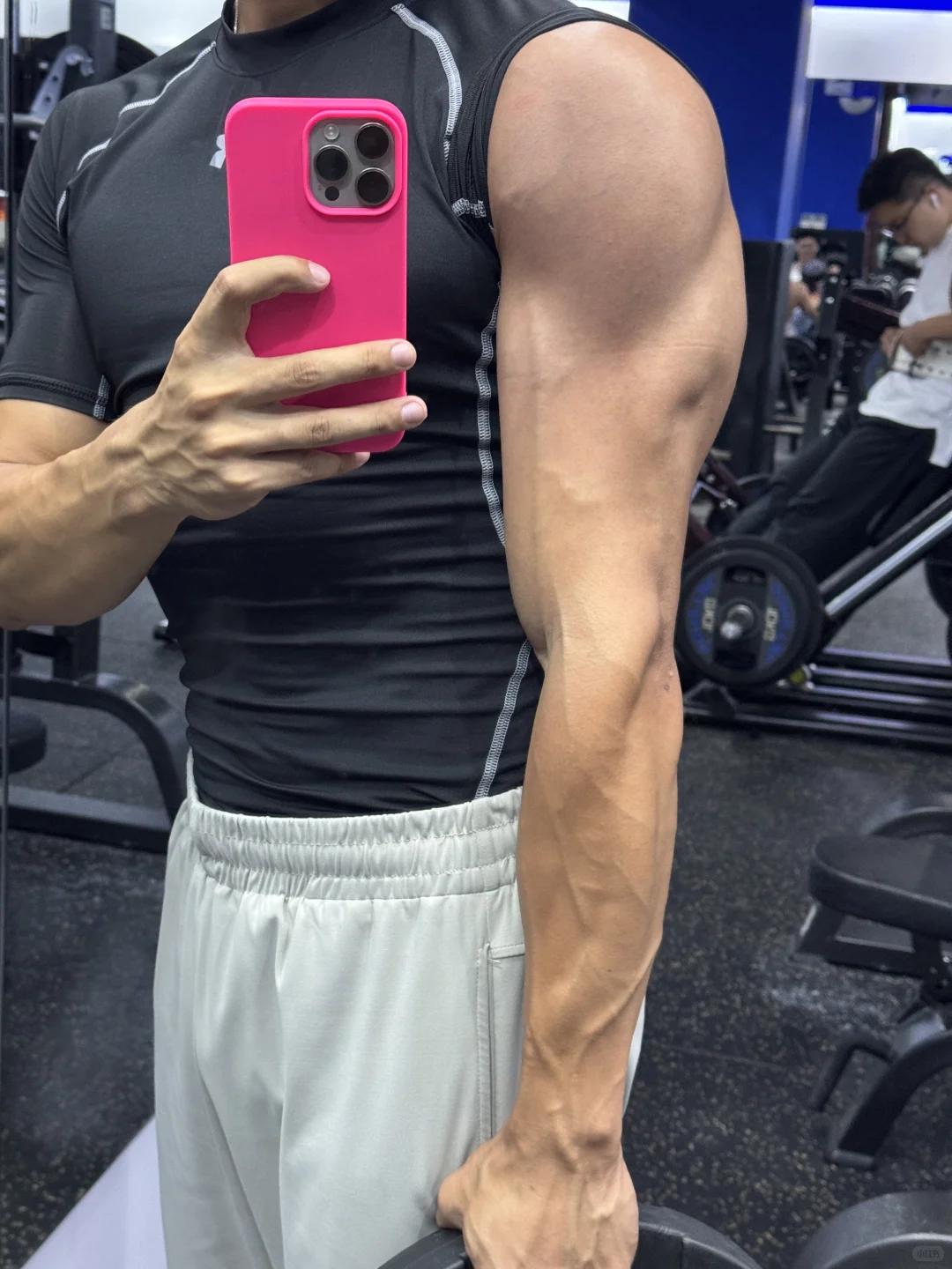 瑜伽裤是不是都喜欢脂包肌啊