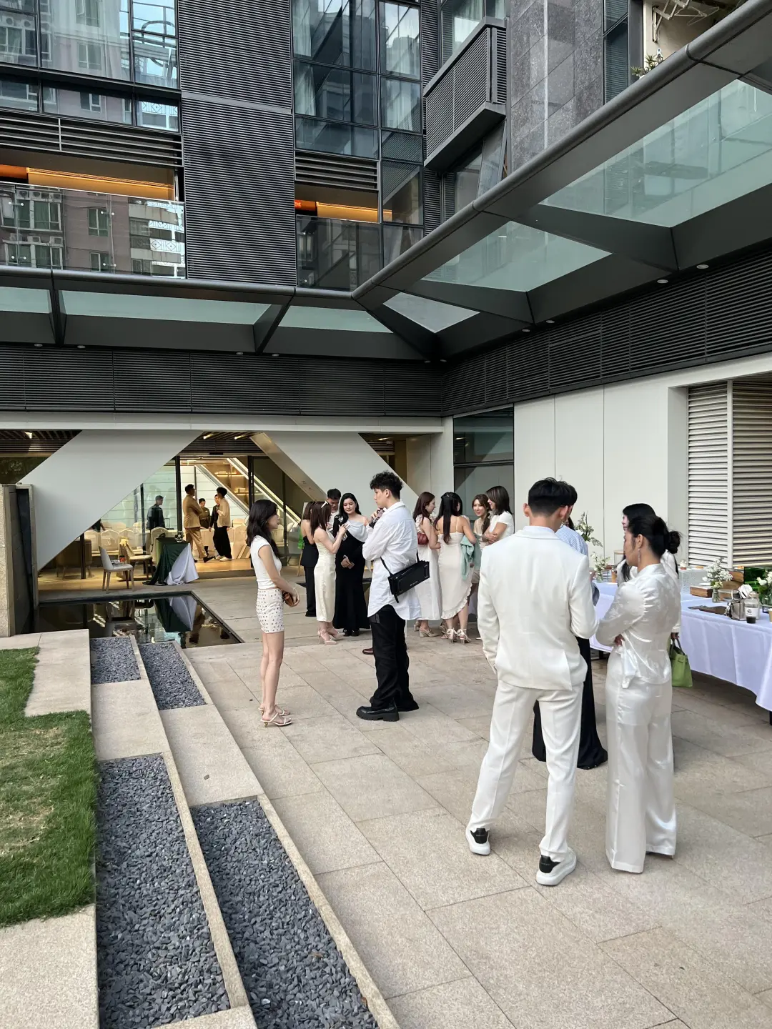 现在年轻人都太卷了！