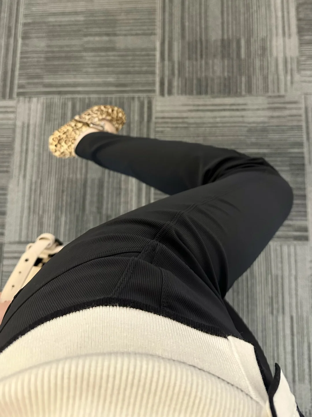 外企通勤?️舒服软糯的微喇瑜伽裤