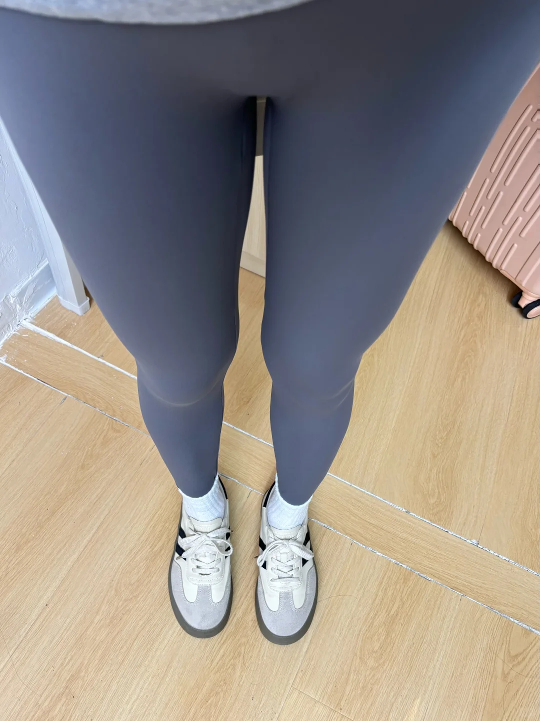 想问一下，穿鲨鱼裤出去会尴尬吗