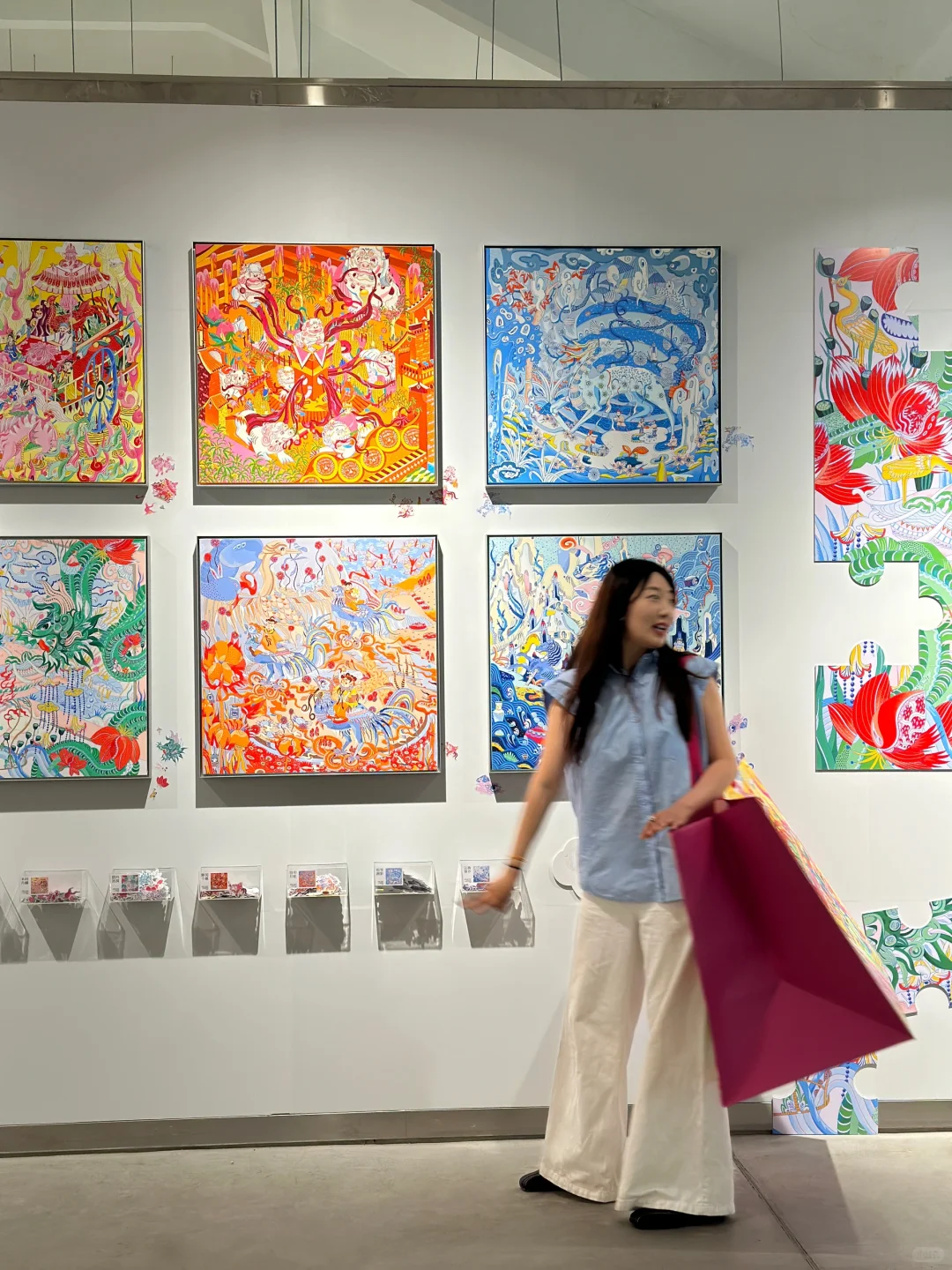 快来看拥有一整面墙的毕业展！