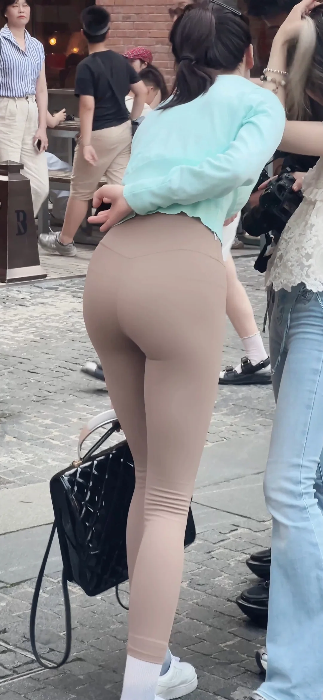 街拍紧身裤瑜伽裤模特4k超清视频