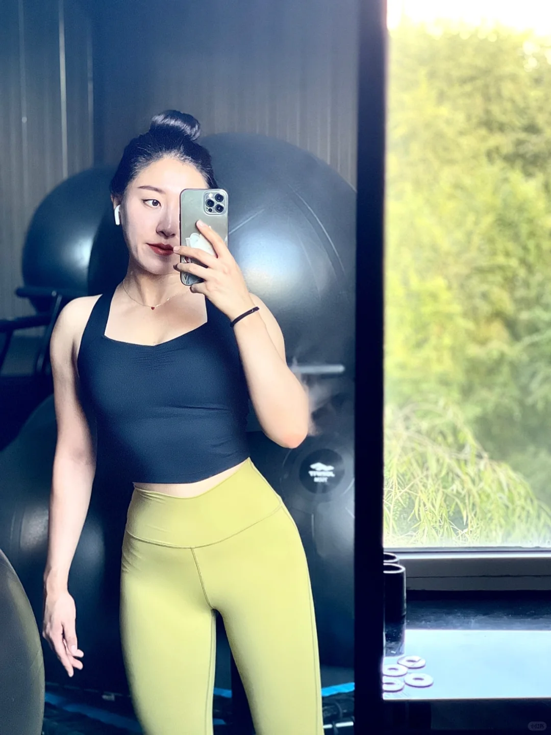 没想到它会成为我推荐的第三条瑜伽裤?