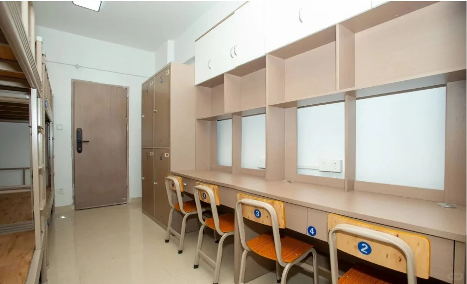 现代化工业厂房的震撼视觉 ?