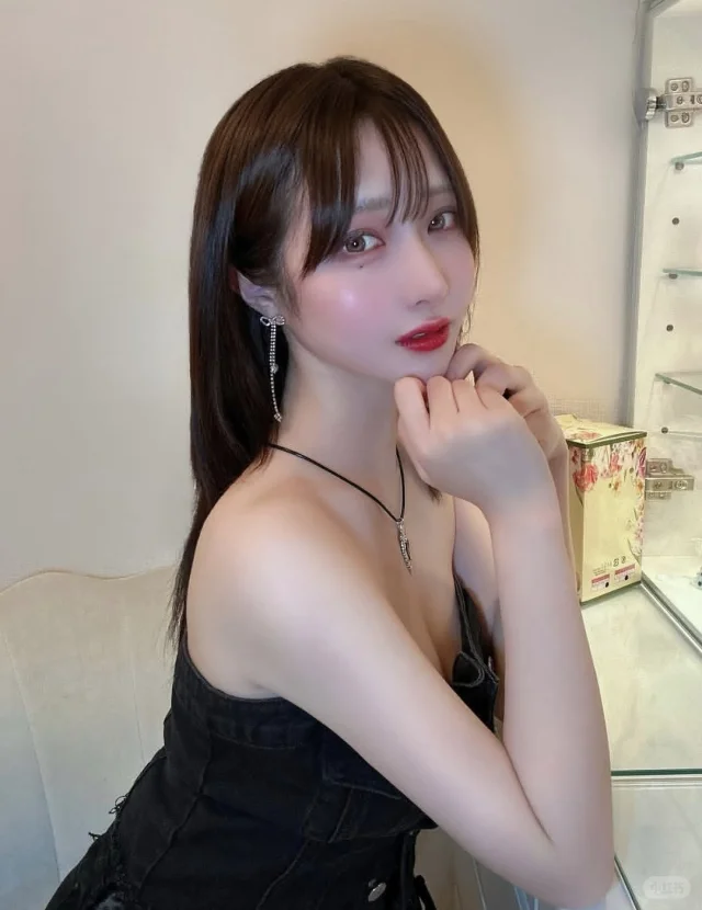 问：你是要亿万富翁还是这样身材的女友