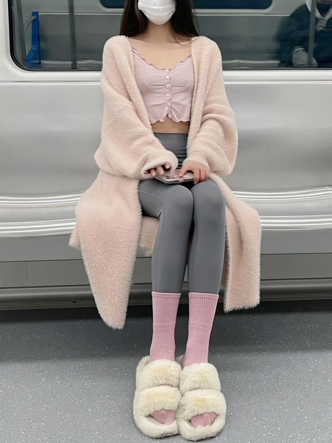 172 | 92 地铁瑜伽服女孩??