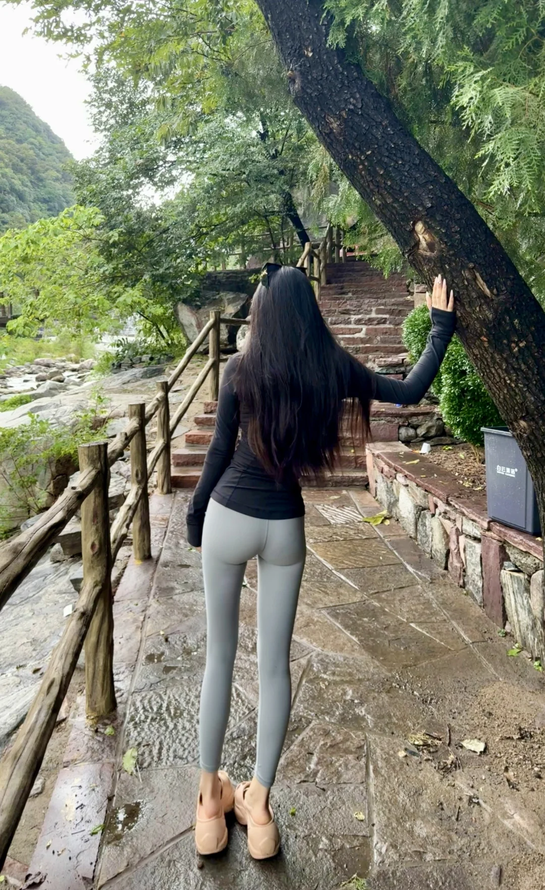 lulu超适合去爬山的好嘛！防晒显身材
