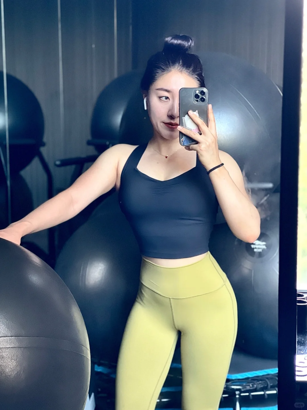 没想到它会成为我推荐的第三条瑜伽裤?